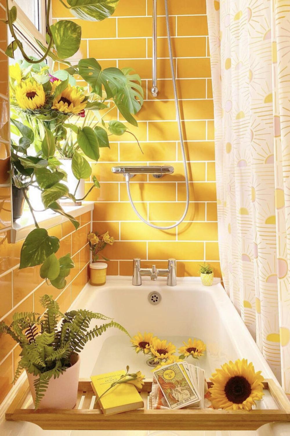Baño boho vibrante con decoración española moderna