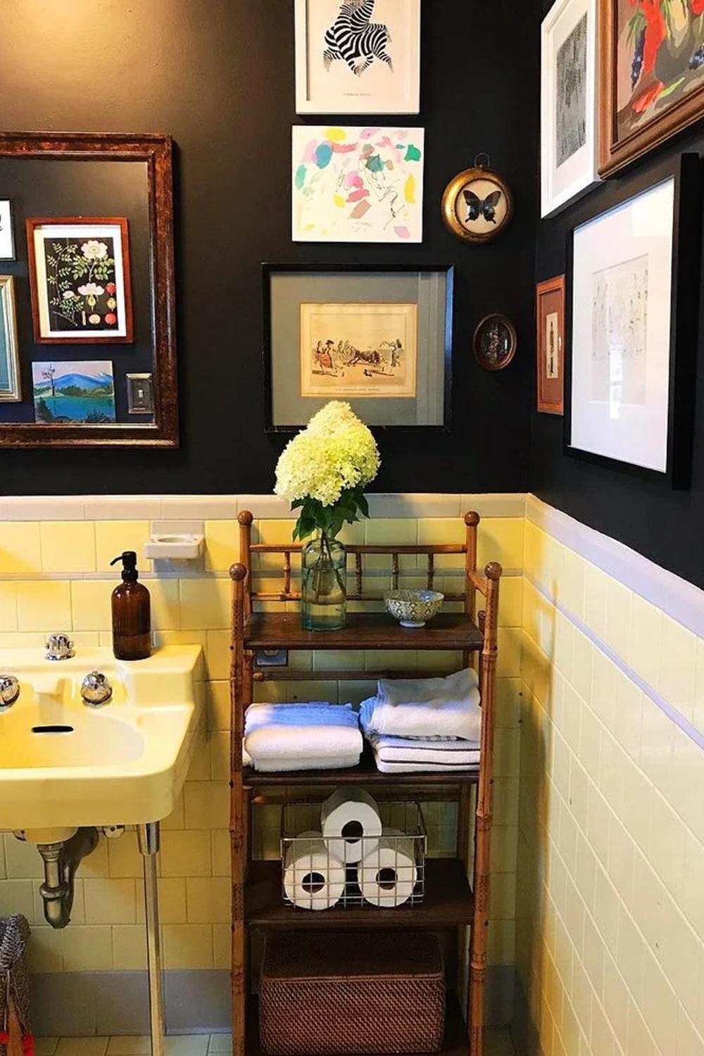 Stylish bathroom featuring a blend of vintage and modern elements